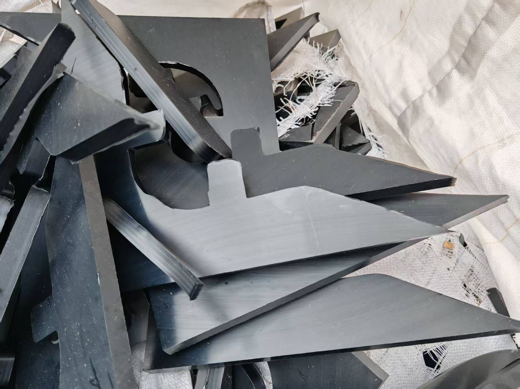 常熟UPE料块回收|常熟UPE废塑料回收|常熟UPE刨花回收